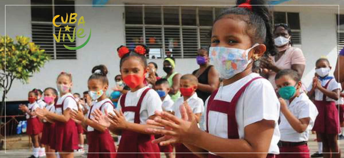 PardoRegla's tweet photo. Con alegría, entusiasmo y mucha paz reinició el curso escolar en #Cuba. Nuestras calles hoy eran desfiles de padres y niños que disfrutaban el volver a las aulas. Momentos como estos nos comprometen más a seguir defendiendo a #CubaViveYRenace.

#LaRazónEsNuestroEscudo #CubaVive https://t.co/QthIVzT5BA