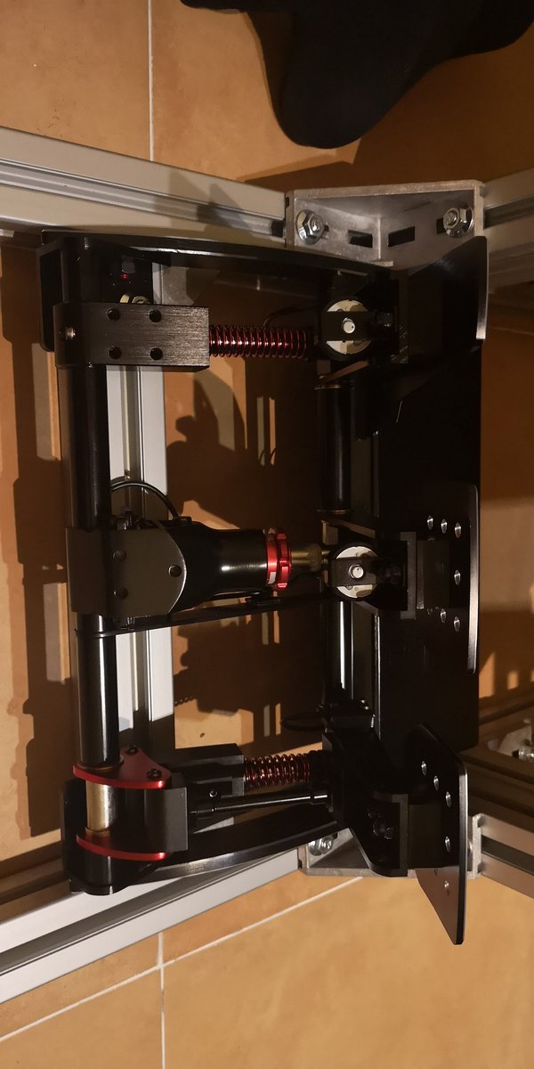 Se venden pedales fanatec v3, se entregan cn caja, muelle de acelerador y otros 3 pedales  intercambiables . Interesados mandar privado!! Se agradece rt!!!