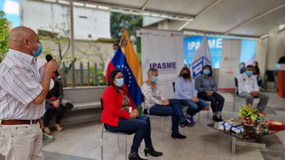 _LaAvanzadora's tweet photo. ENTENDIMIENTO

Me encuento con los trabajadores del @IpasmeOficial quienes me invitaron a un conversatorio, para dar opiniones y juntos ir por el mejoramiento de sus condiciones laborales.

@NicolasMaduro
@MPPEDUCACION https://t.co/3d6yWzJJtH