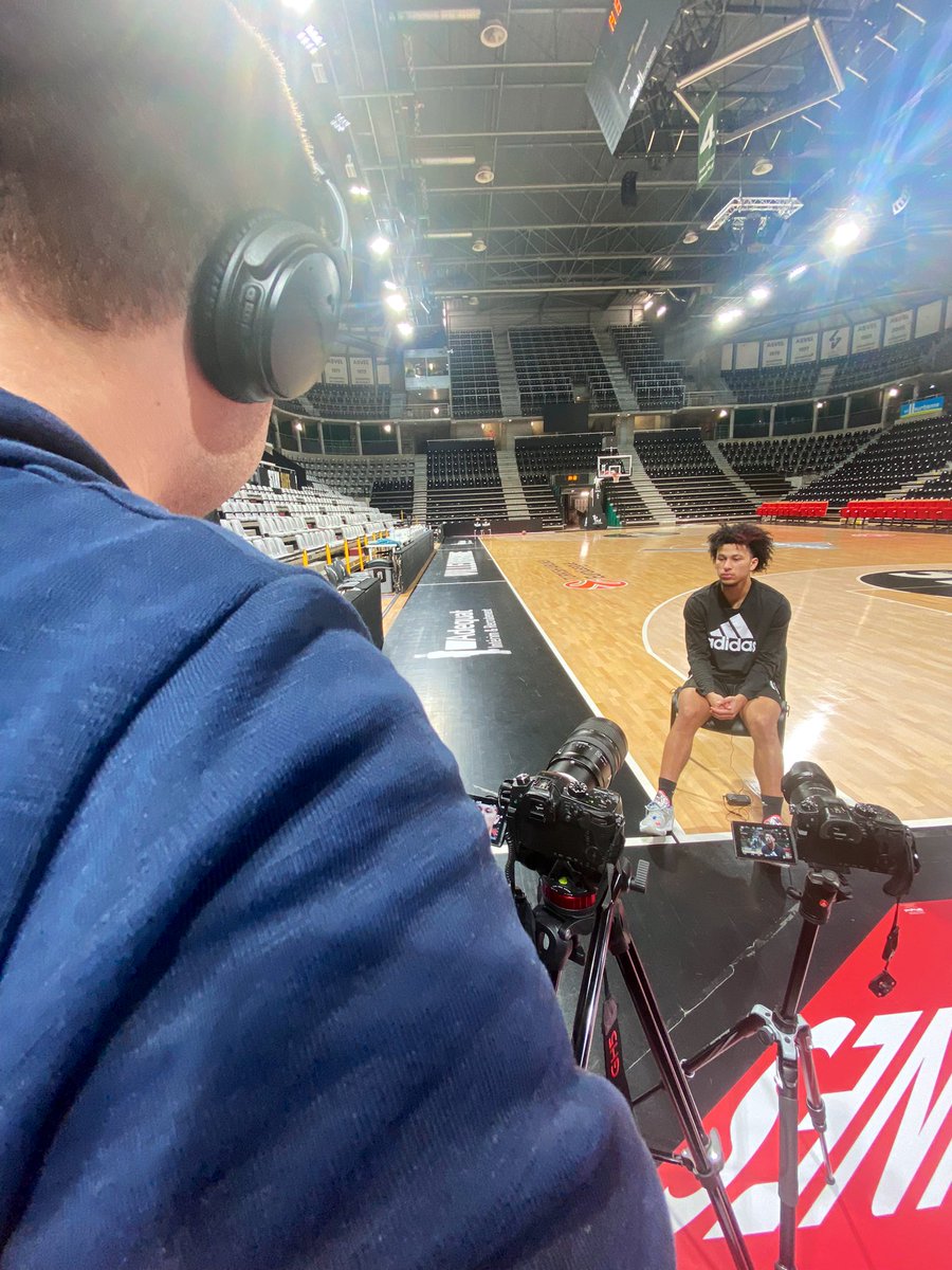 Infinity9Media's tweet photo. 🎥 Réalisation d’interviews : Infinity Nine Media prépare les rencontres de la semaine de @LDLCASVEL en @EuroLeague avec la réalisation des interviews diffusées notamment à la mi-temps des matchs sur @OLTV_officiel https://t.co/8aVo6Wuk4N