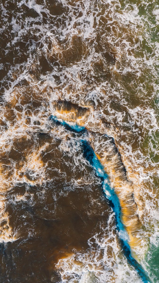 Just added some foamy dramatic waves from Sonoma Coast to Unsplash: unsplash.com/meric

Use them for free. Bonus if you let me know how you've used them. It's always fun to see how my art gets transformed in the wild :)