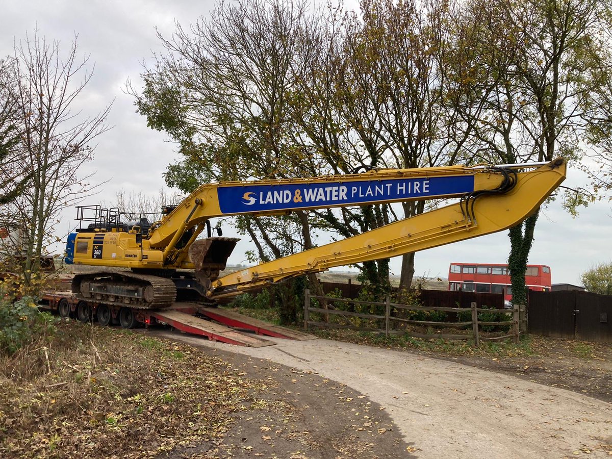DeTom48's tweet photo. Today this mega beast arrived #Hacklinge near #Sandwich and will be used to de silt the North and South stream, improving water conveyance, protecting properties from flood risk @COP26🌍 @EnvAgencySE @ADA_updates @kent_cc https://t.co/qlYf2DQHP1