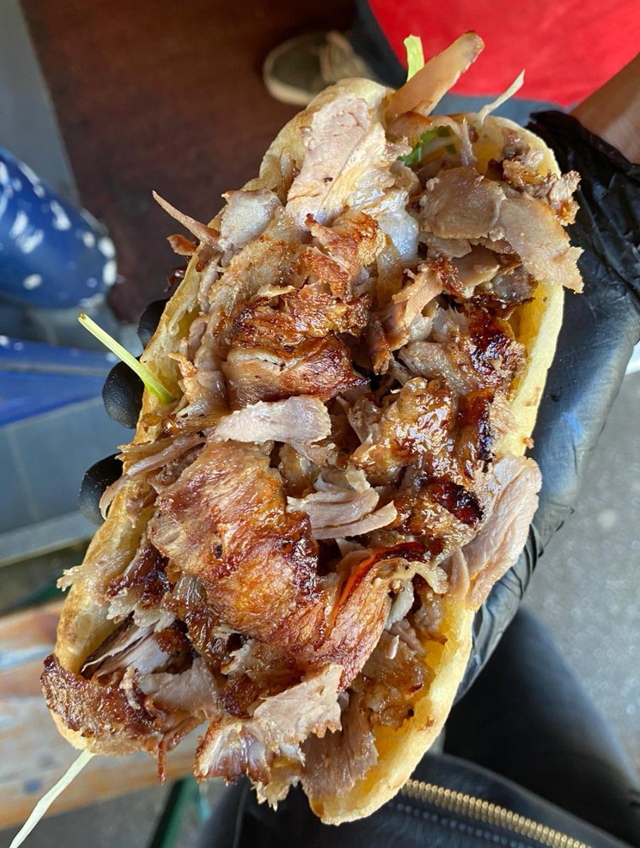 bbell_broche's tweet photo. Non pas un kebab c'est #frenchtouch démarche qualitative #MadeInFrance des produits frais et de qualité 100 % réellement #homemade du #painmaison aux sauces véritables #fromages viande traçable montée par nos soins Donc #brochealafrancaise 
#artsetmetier #sneakers #food #skate https://t.co/8QIJTUcoCj