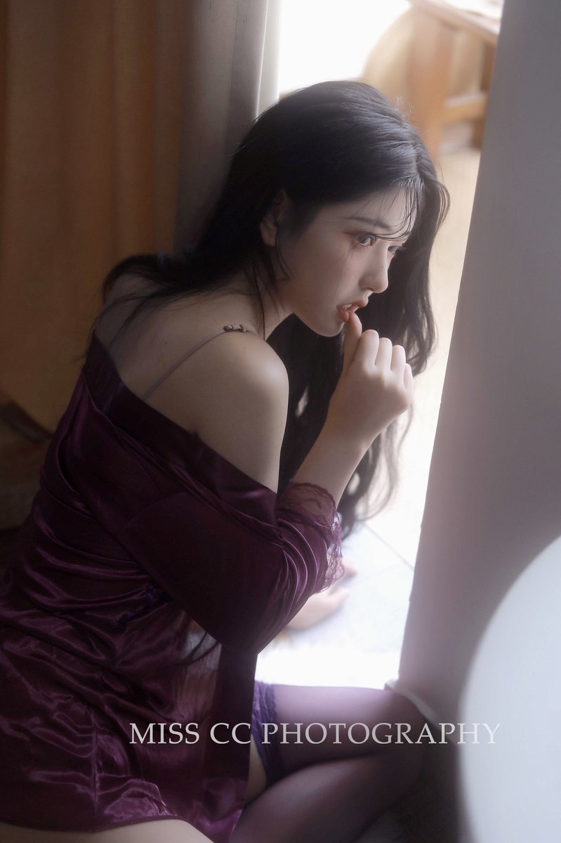 在一切破旧褪色中
请你永远闪烁 ​​​

摄影/@misscc520 

#私房 #私房摄影 #写真 #成都 https://t.co/iLgNd0cDKO