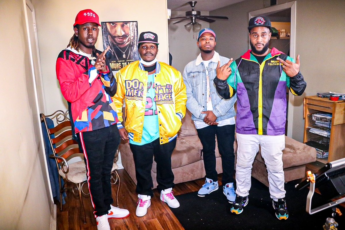 N0_DAYS0FF's tweet photo. Got some real cool shit otw Tap in 🍜@KingPoppa615 @SixOneNickelHam @SixOneFiF #coldestinthecity https://t.co/fhls0Ow56B