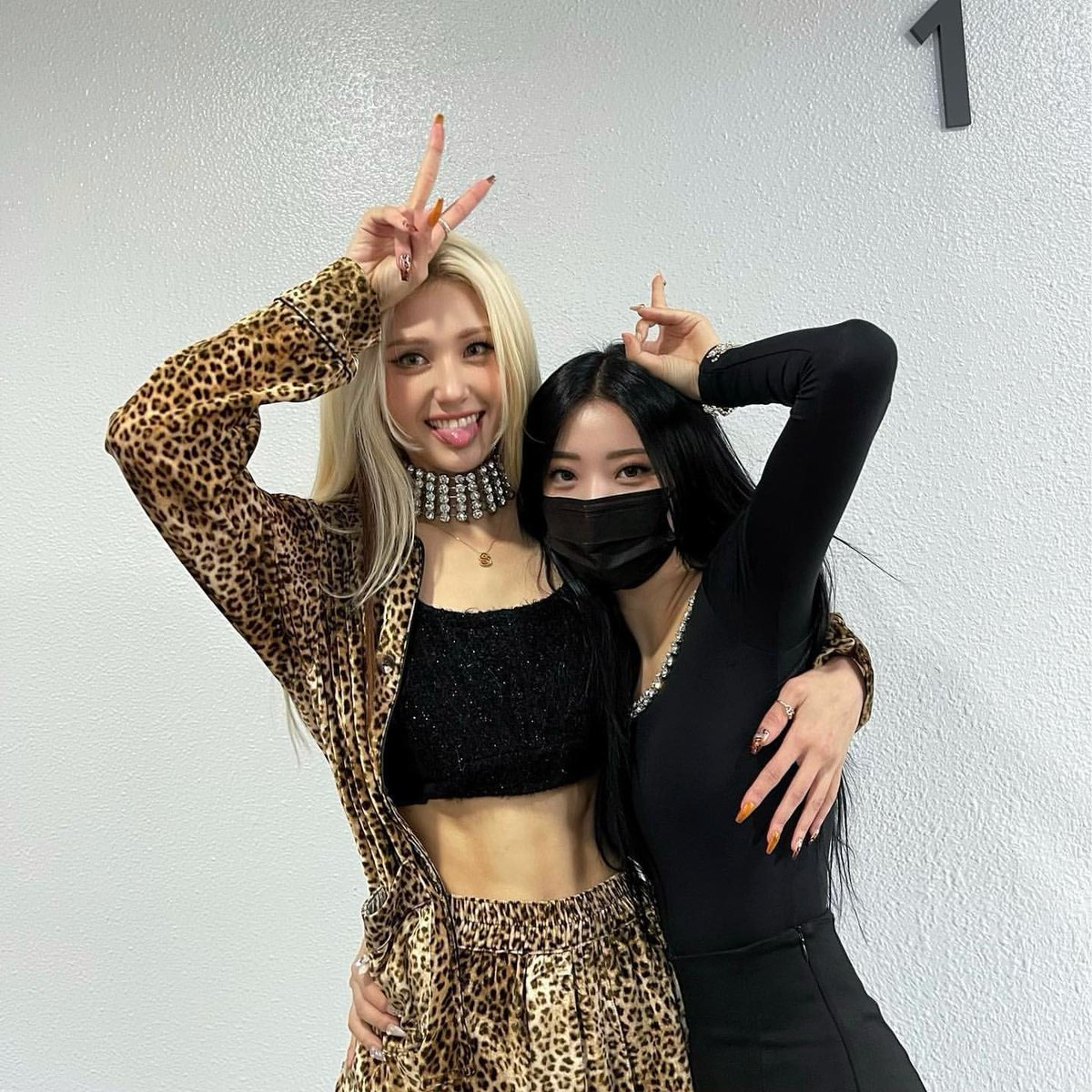 somiparaguay's tweet photo. (2/2)
#SOMI #XOXO #XOXOSOMI #SomiIsBack #XOXOALBUM #theblacklabel #JeonSomi #ENNIKDOUMA #SomiComeback https://t.co/TlOkEWV5Pz