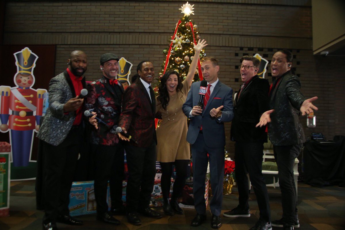 My elf duties have officially begun! The <a href="/OrangeCoFL/">Orange County FL</a>  <a href="/OCFLMayor/">Orange County Mayor Jerry L. Demings</a> Toy Drive launched this morning 🛍⛸🏓🏀🎲 and yours truly, was happy to join our <a href="/fox35orlando/">FOX 35 Orlando</a> partners, Mayor &amp; <a href="/EdgeEffectMusic/">The Edge Effect</a> 🎶🎵 for a spirited start! <a href="/FOX35David/">David Martin</a> 
TO GIVE—> OCFL.net/ToyDrive