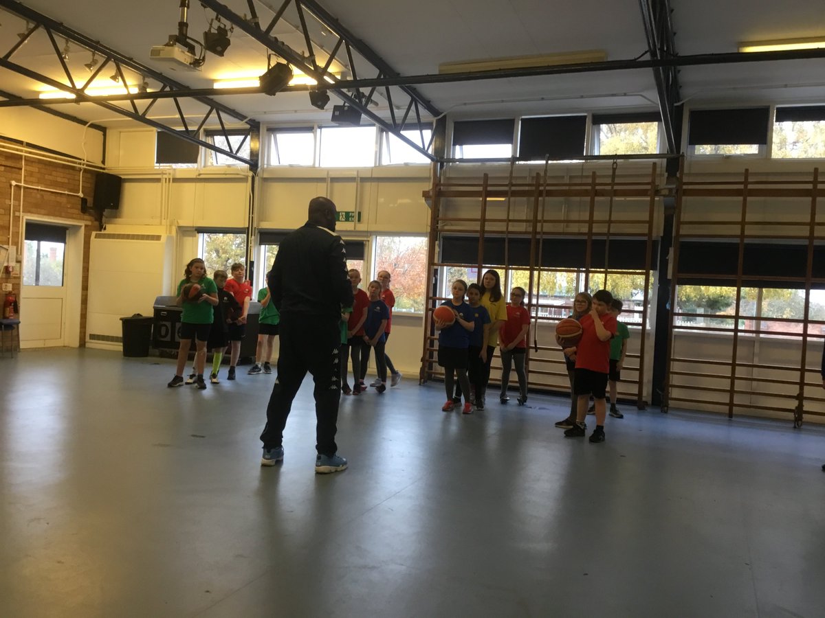 SomersPark6AC's tweet photo. @NBLWolves did a fantastic session of basketball with our Year 6s today which they loved. The children were really enthusiastic about trying it out in the future. We would love the opportunity to come out to see you play! 🏀🏃🏃‍♀️ https://t.co/twC5ihHYvV