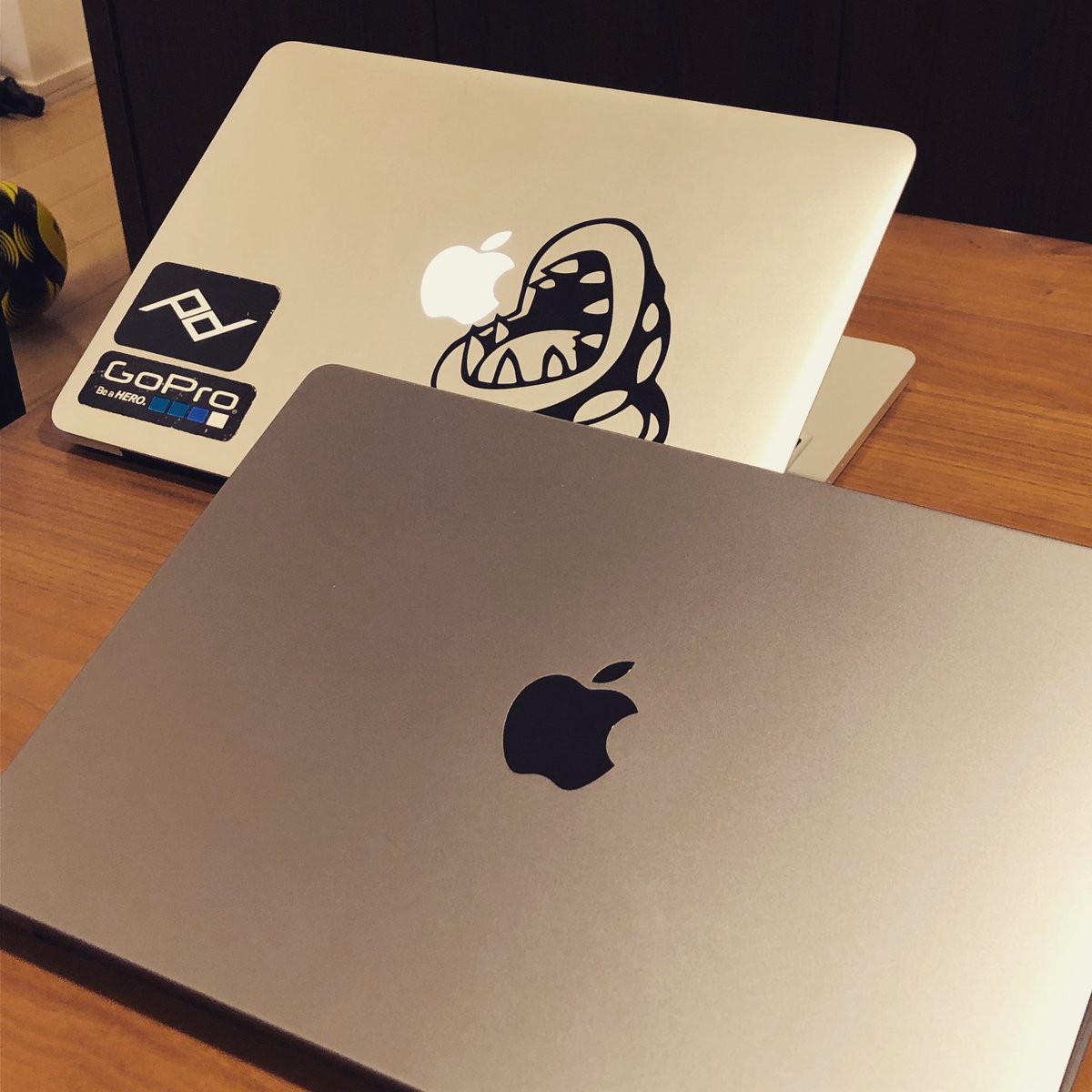 garcon_kom's tweet image. ようやく光らないものに移行しました

#MacBookPro2021 
#MacbookPro2014