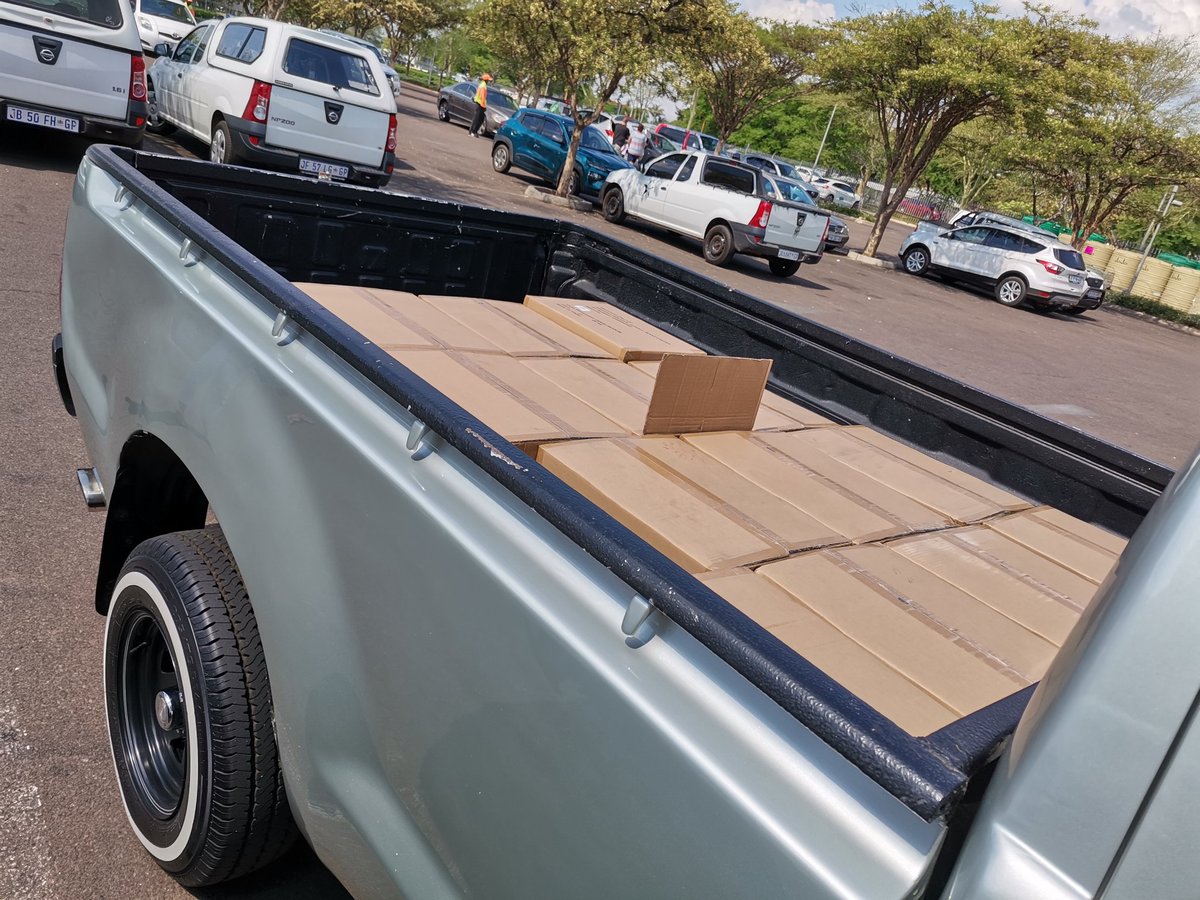 FManenzhe's tweet photo. Easy 1 from Makro Wonderboom to Kwamhlanga ❗❗💪
Bakkies and trailers for hire, you can call or whatsapp 0723932380.
We do both short and long distances.
#Gracework🙌
#FManenzheOnDuty✊
#The_Transport_Guru💀
#F_Manenzhe_Transport_and_Logistics 🔥 https://t.co/Or30jvPAD1