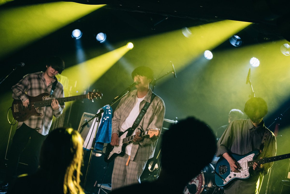 yurufuwaremove's tweet photo. 2021年11月14日

【セットリスト】

夢の記憶
ブルースター
���ンドリー
海辺にて
分岐点は蒼
泡になる前に

約2年ぶりのライブありがとうございました。
これからもゆるふわリムーブをよろしくお願いします。

photo @s_cam12 https://t.co/BLtOrDsNby