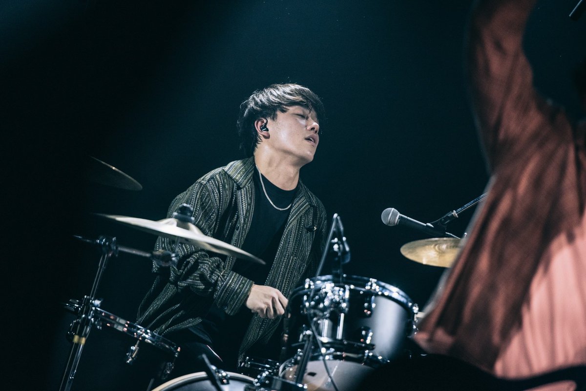 yurufuwaremove's tweet photo. 2021年11月14日

【セットリスト】

夢の記憶
ブルースター
���ンドリー
海辺にて
分岐点は蒼
泡になる前に

約2年ぶりのライブありがとうございました。
これからもゆるふわリムーブをよろしくお願いします。

photo @s_cam12 https://t.co/BLtOrDsNby