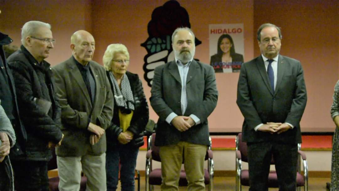 psarrageois's tweet photo. Avec @fhollande, les Socialistes Arrageois se sont recueillis en mémoire de la tragédie des attentats du 13 novembre 2015. #PSARRAS https://t.co/E7tqdf7EwP