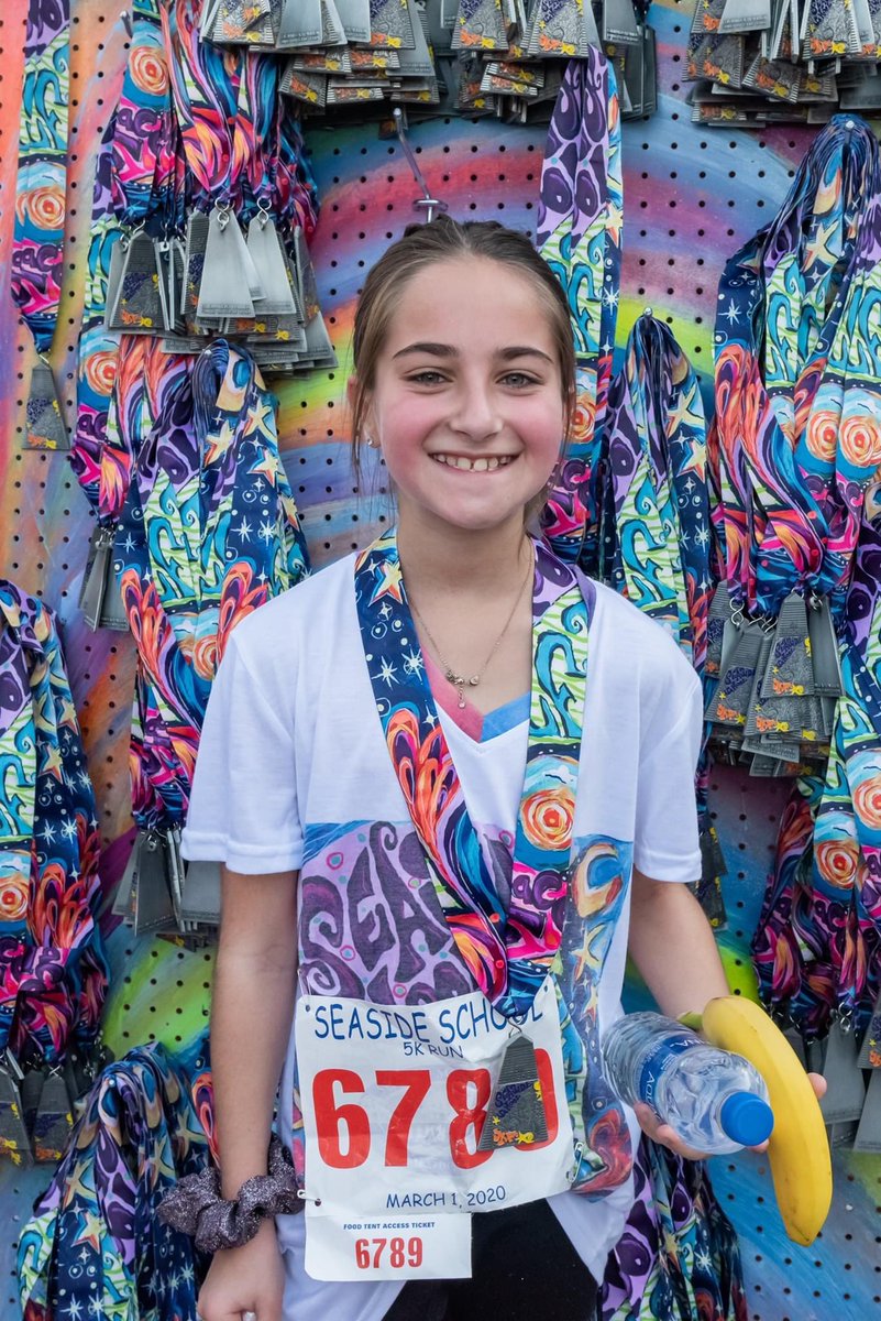 Nothing beats the feeling of new, shiny bling being draped around your neck 🏅Show us your fave race medal for #medalmonday below!

📸: Lynn Crow