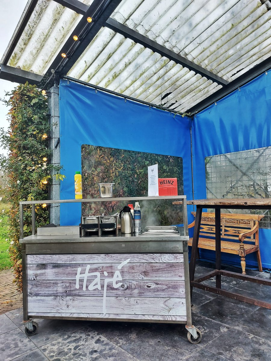 In de buurt bij Hajé Aalscholver? Kom dan opwarmen met een lekkere rookworst, erwtensoep of broodje hamburger! 🍔🌭 #lelystad #aalscholver #honger #opwarmen #flevoland