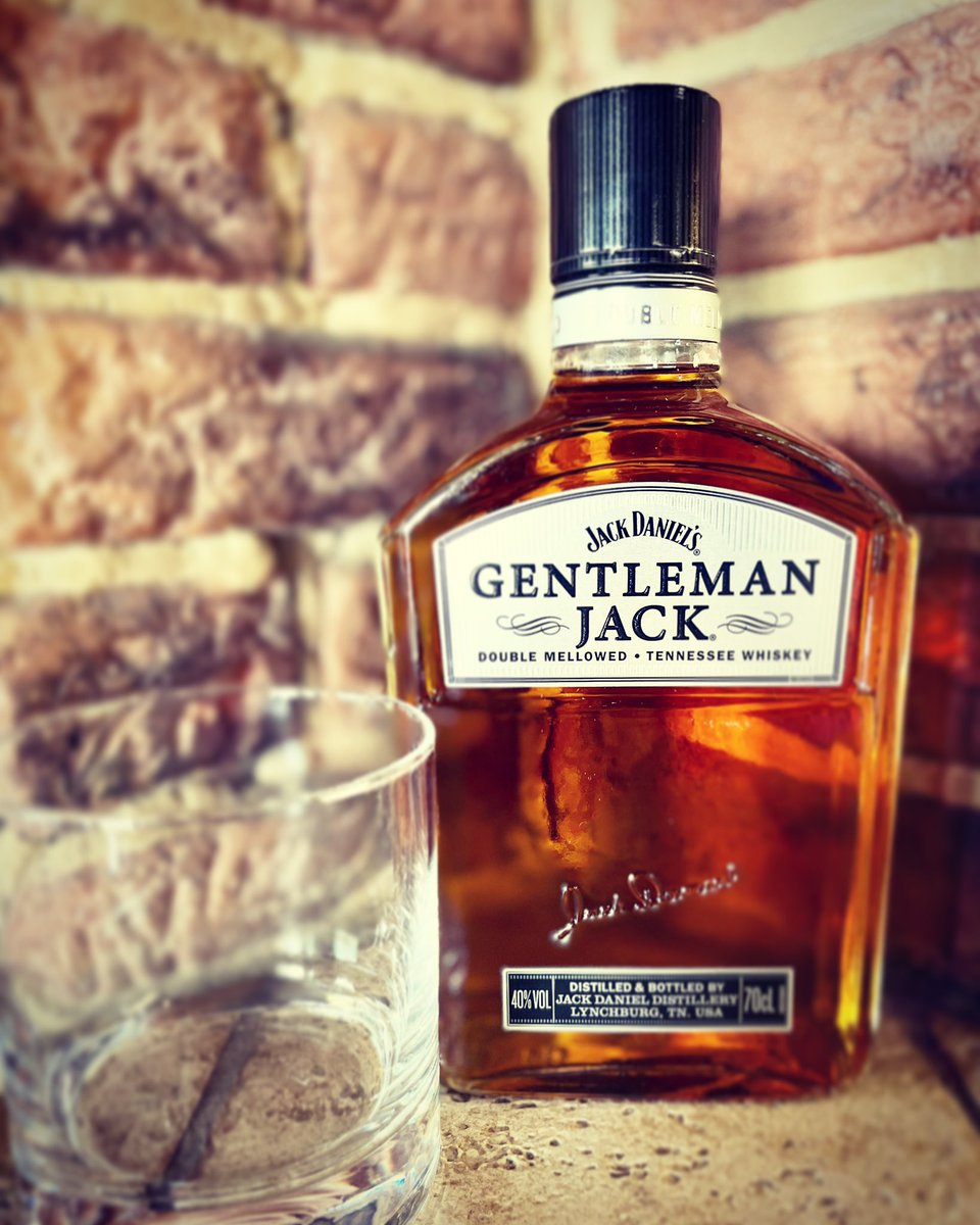 bar_espana_'s tweet photo. #gentlemanjack #jackdaniels #bar #restaurant #alcaladehenares #madrid https://t.co/dvjqE0xWEu