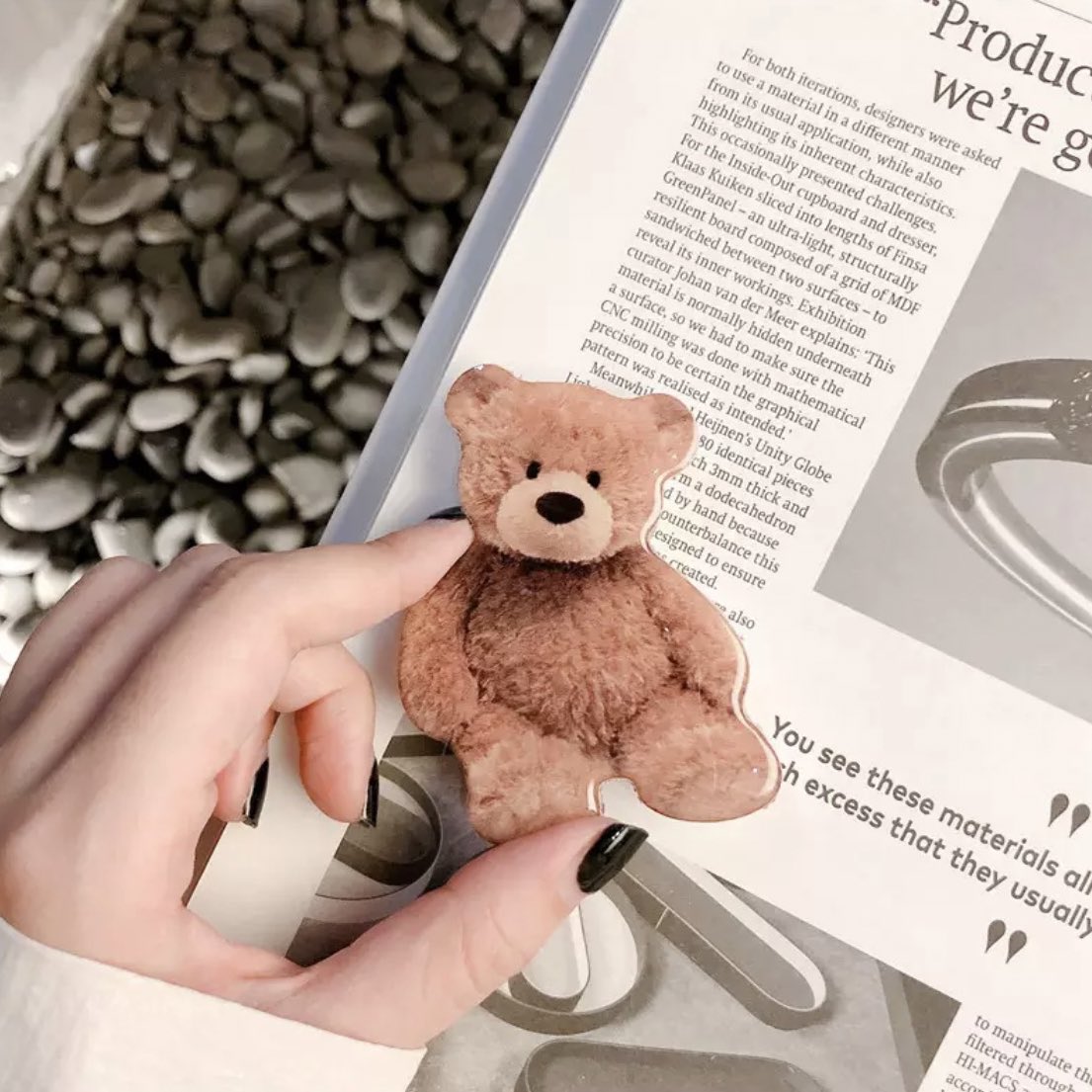 whoami_salty's tweet photo. ／
新商品入荷🐻♡！
＼

【かわいいテディベアのスマホグリップ】

☑︎流行りのくまモチーフ🧸！
☑︎折りたたみ式📳
☑︎可愛くて便利♡！

#韓国雑貨屋salty で可愛い雑貨を手に入れよう🇰🇷💨

▼webshop「韓国雑貨屋salty」をチェック▼
🛒 https://t.co/2bVRstg6H9

@whoami_salty #storesjp https://t.co/dTKuFe2VvP