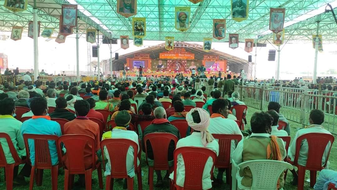 inareshthakor's tweet photo. प्रधानमंत्री श्री नरेंद्र मोदी जी के स्वागत के लिए उत्साह से भरा जंबूरी मैदान। 

#जनजातीय_गौरव_दिवस https://t.co/ZpsK72vy4q