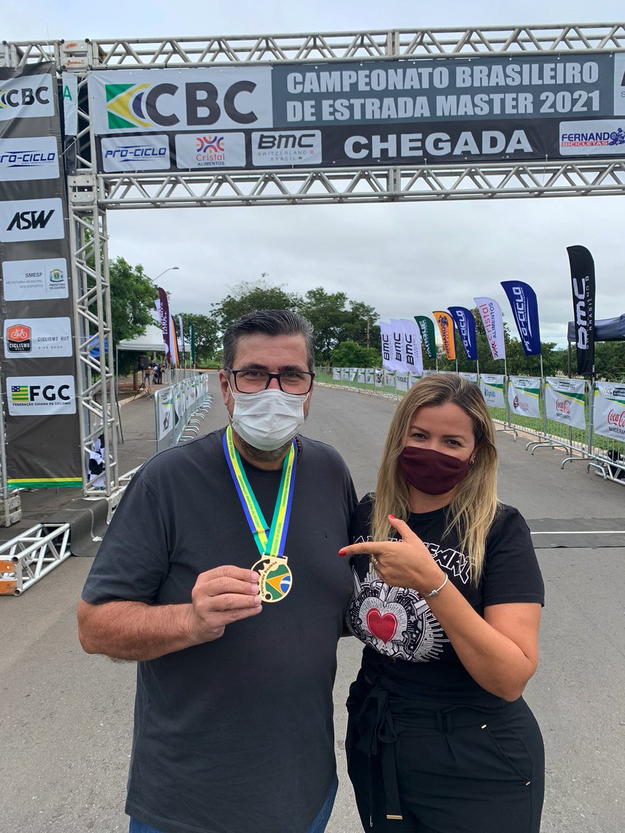 alvaro_universo's tweet photo. Minha esposa @regianesiqueira_ sempre me acompanha nos eventos. Ela também é desportista, como eu 😍👏🏽
#ciclismo #SMESP #PrefeituradeGoiânia #CuidandodeVocê https://t.co/3GQ7q0gSfw