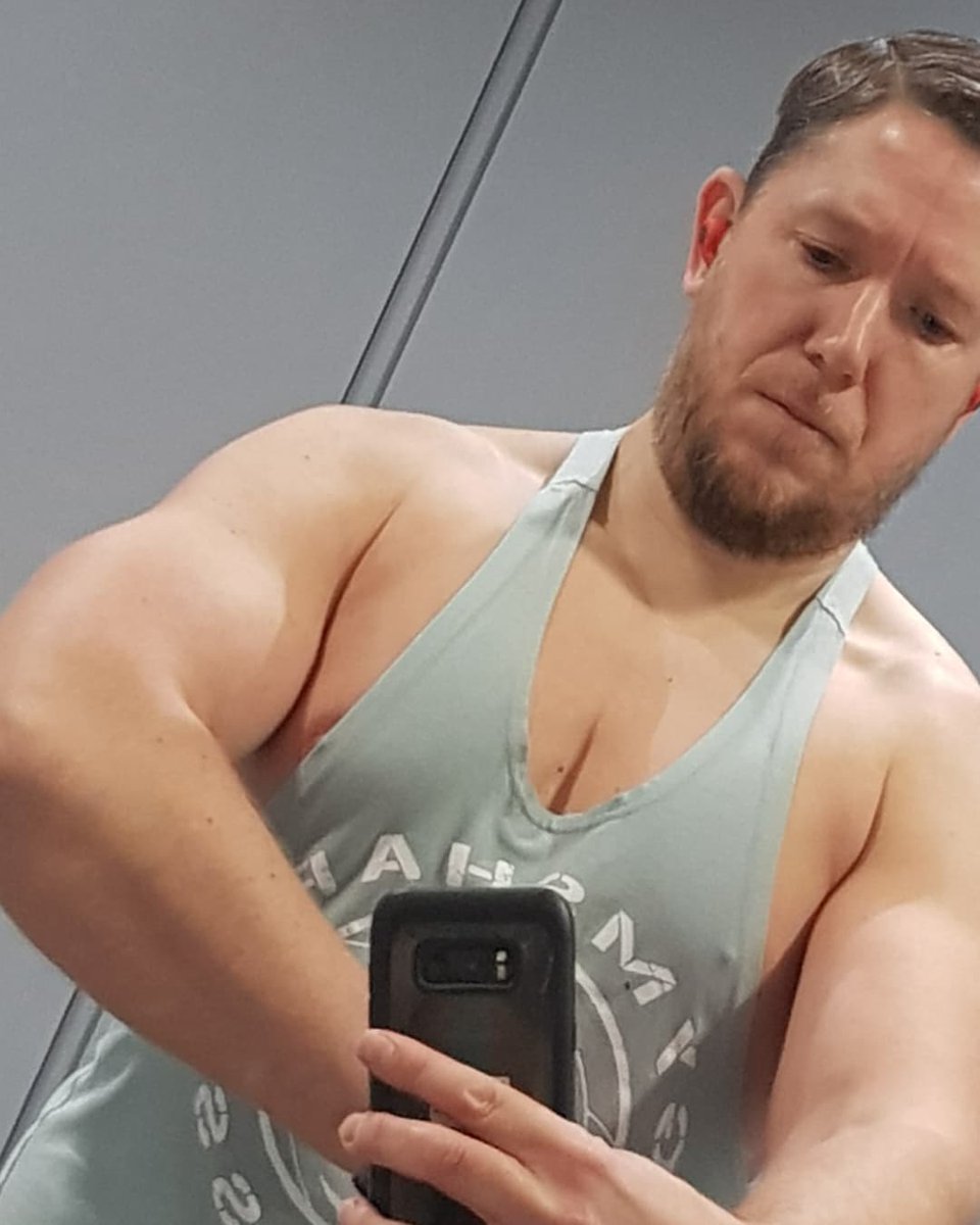 GavinWi79234383's tweet photo. Day off but still making #gainz ๐ช๐ช chest and tris
#bodybuilding #muscles #muscled #guyswithmuscles #guyswithbeards #fitness #gethuge #projectmutate #pecs #tris #pumped #MondayMotivation #mondaymuscles #hevage #bettergymsidcup https://t.co/aIAVGOOegX