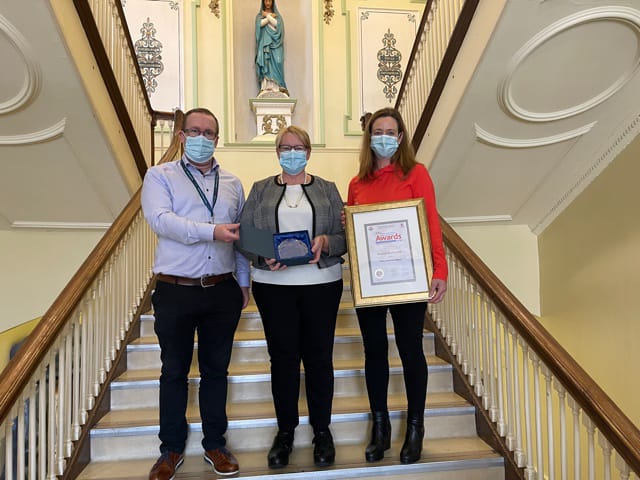 Mercycork's tweet photo. #ThisIsMercy We are delighted @Mercycork to be presented with a prestigious @NISOIreland award which honours our commitment to ensuring a culture of health and safety in our hospital for our patients and staff. Well done to all involved @paulreiddublin @HSELive @mercy_nursing https://t.co/QE5Ts8mGqA