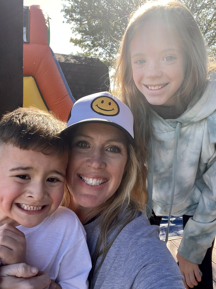Jennifer Holton tweet media