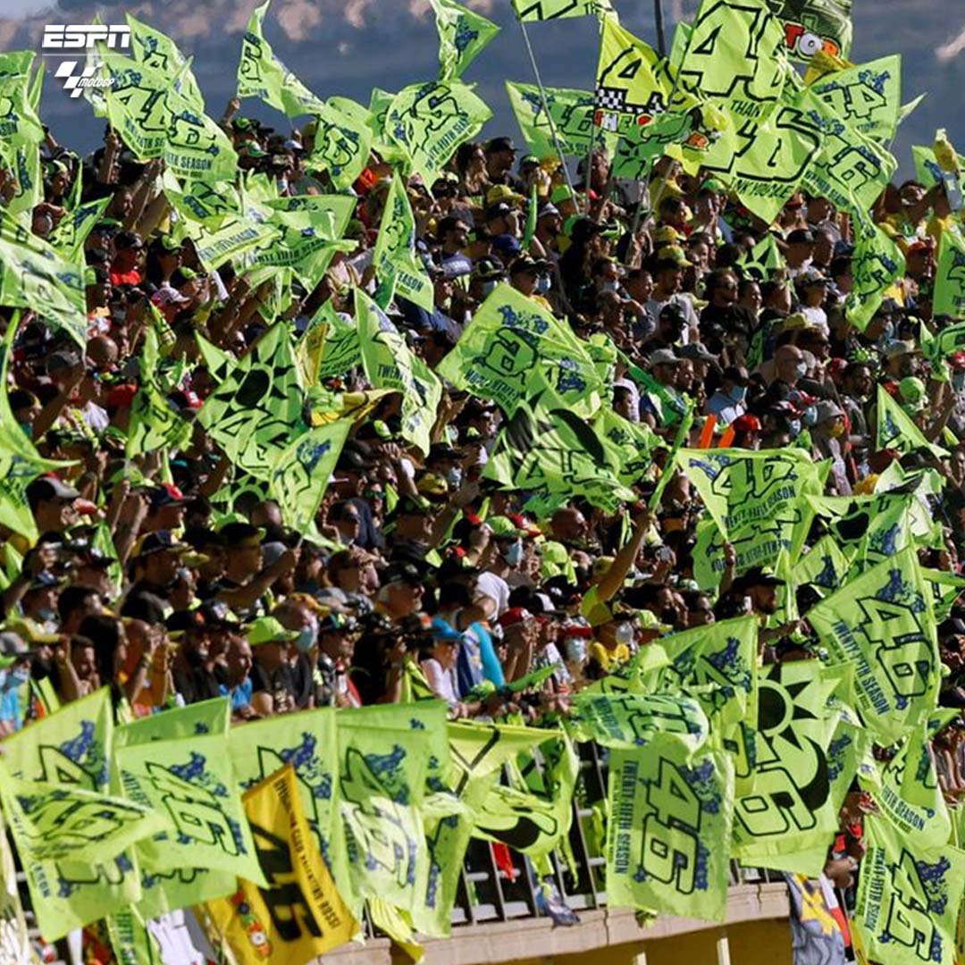MotoGP_ESPN's tweet photo. #MotoGPxESPN La ola amarilla se hizo sentir en la última función de Valentino. 💛

#GrazieVale https://t.co/obi9aunyHg