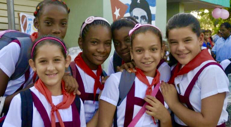 DiazCanelB's tweet photo. Llegó nuestro 15 de Noviembre. Por todas partes, #CubaVive https://t.co/5E0wgstZUR