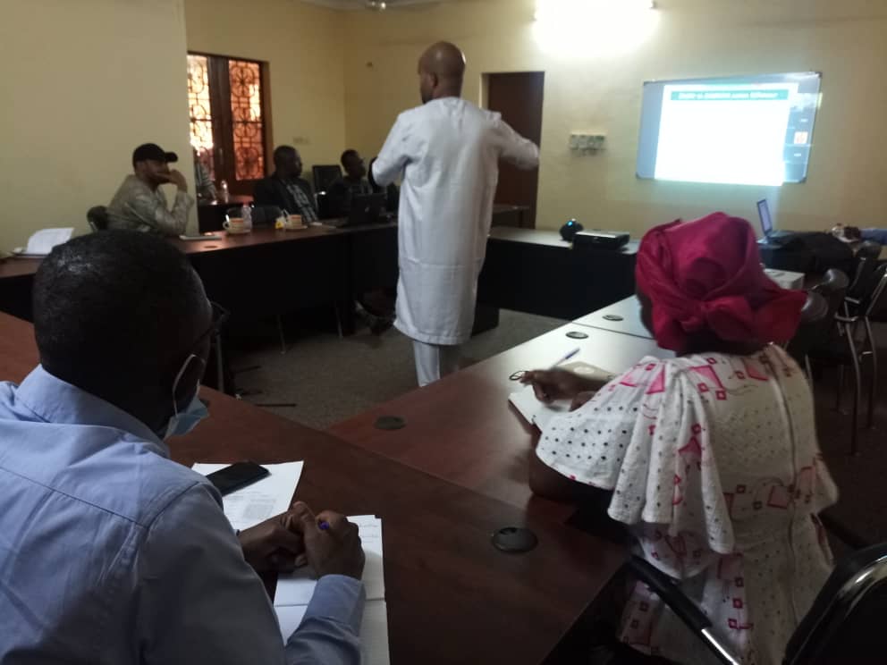 La semaine commence par des séries d formation des bénéficiaires du famoc ds le locale du centre #WaliWalan du 15 Nov-03 Déc. Pour aujourd'hui place o profit ds guichets A B1 e B2 sur le plaidoyer et théorie du changement du FAMOC à Bko. 1e formation animée par Mr #BoukarySangare