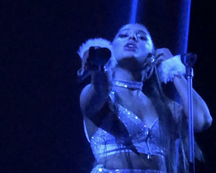 breathindefault's tweet photo. 2 years🤍 #SWTCharlottesville https://t.co/NPUZcwhYKm