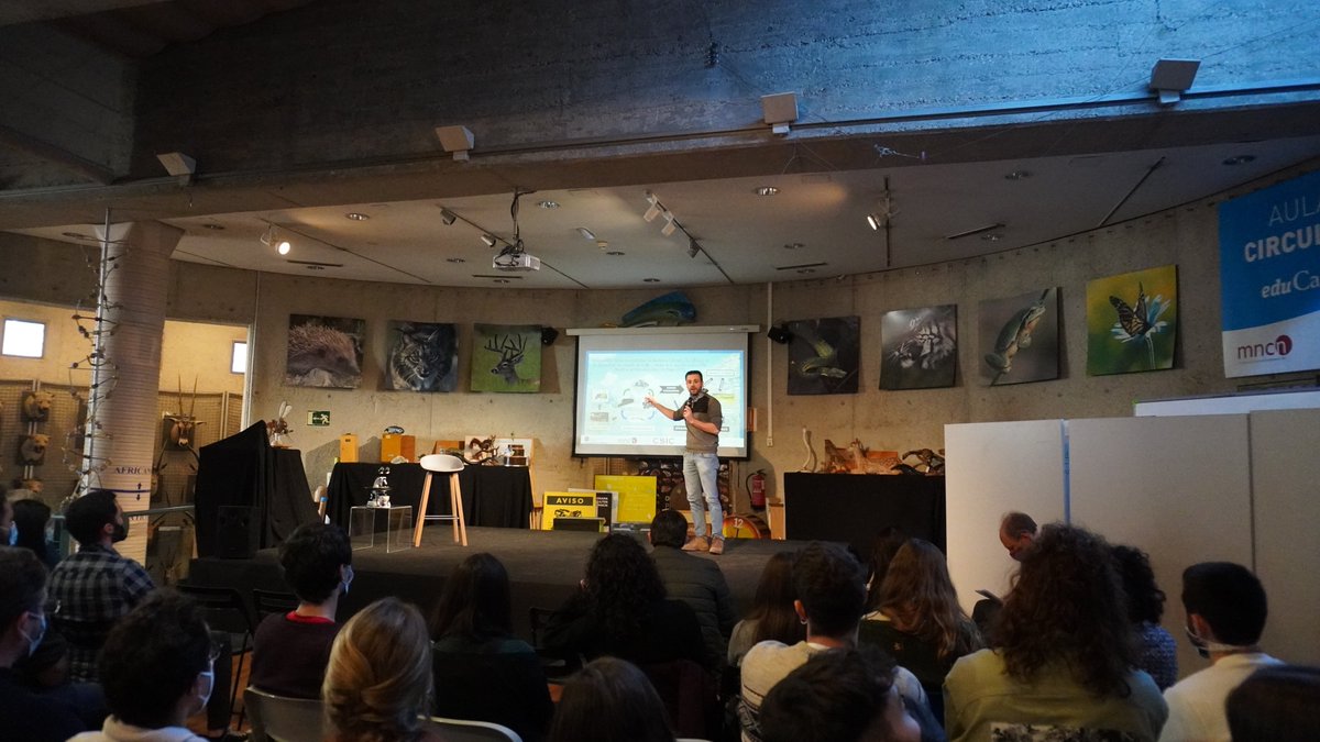 mncn_csic's tweet photo. Hoy hemos celebrado la I Jornada 'Tesis con té'🔬☕️ en la que doctorandos/as del MNCN nos han contado su trabajo. Conservación, paleontología, genética..¡y mucho +! Temas interesantes y necesarios de la mano de los investigadores del futuro. https://t.co/Y7ZW6Pd1tZ #formacionMNCN https://t.co/eAwzXIzLeY