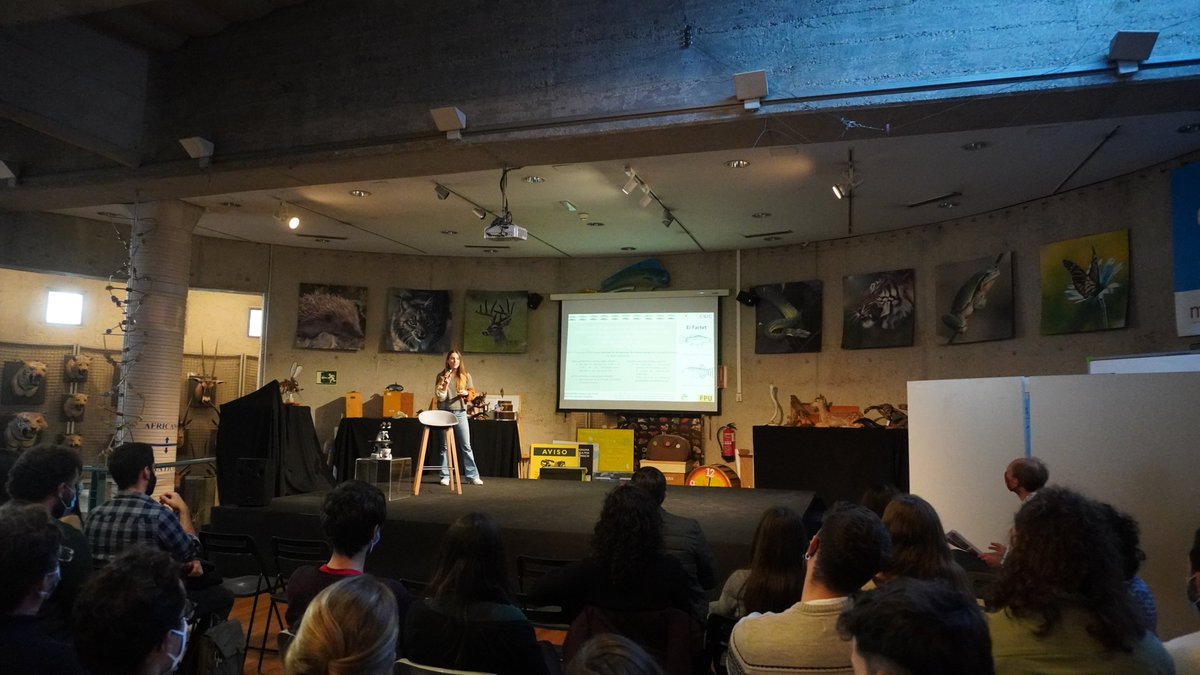 mncn_csic's tweet photo. Hoy hemos celebrado la I Jornada 'Tesis con té'🔬☕️ en la que doctorandos/as del MNCN nos han contado su trabajo. Conservación, paleontología, genética..¡y mucho +! Temas interesantes y necesarios de la mano de los investigadores del futuro. https://t.co/Y7ZW6Pd1tZ #formacionMNCN https://t.co/eAwzXIzLeY