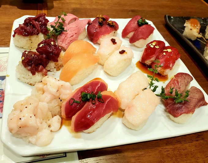 🥩決意の肉寿司🥩

イラスト集の情報開示後から"愉しみにしている!"という期待の声を複数頂き大変ありがとゴザイマス!
これでもう後戻り出来んくなってしまったので残り半月ラストスパートを駆けるべくちょっと低浮上になると想いますが、次の完成の知らせが出来るまでもう少々お待ち下さい!! 