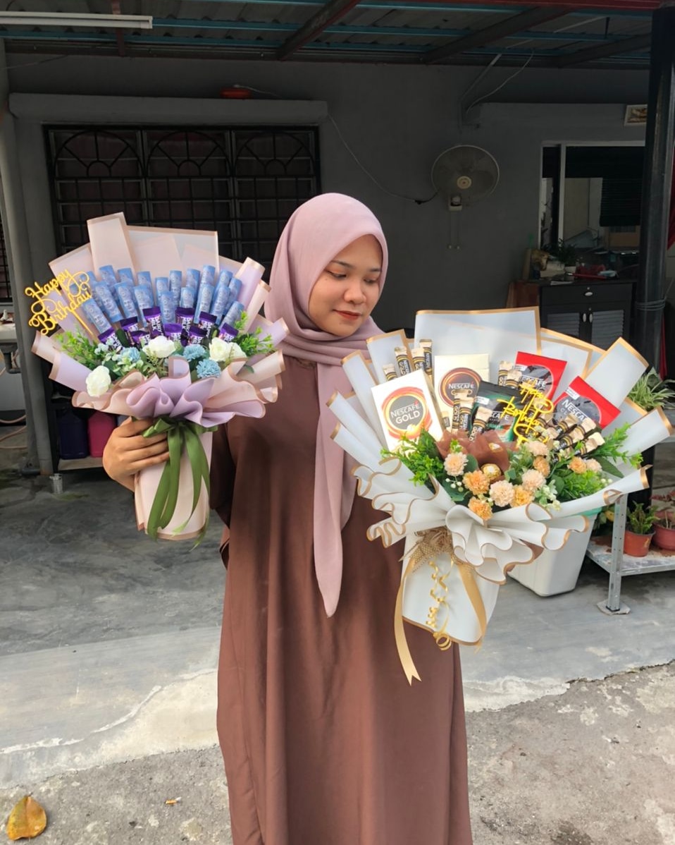 aieynjannah's tweet photo. Assalamualaikum. Boleh tak nak minta jasa baik semua noticed me. Saya baru bertapak di Nilai, N9. Now tinggal dgn mertua. Dgn niat nak bantu suami cari duit lebih utk sewa rumah lain 🙂 https://t.co/NkTOk09vhW