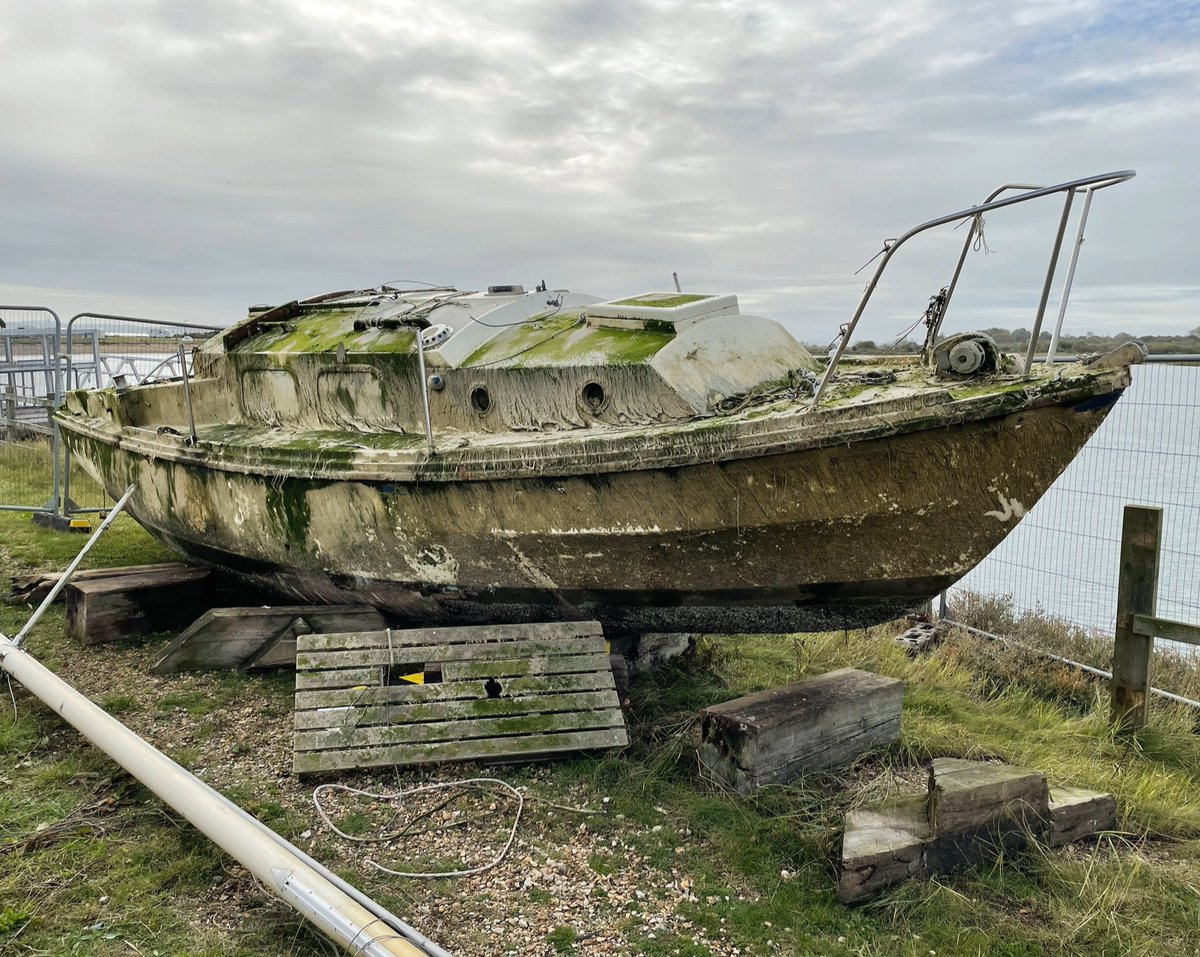 Boatbreakers's tweet photo. This Westerly Centaur has certainly seen better days! #boatbreakers https://t.co/W4jM3ZJMj6