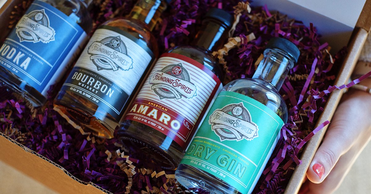 FarmDistillDC's tweet photo. 🥃 We have a 4 ways to get into the #holiday spirit: @FoundingSpirits #Vodka, #Bourbon, #Amaro, and #DryGin. 

🍸 This year, give the gift of all of our #DCMade spirits with our #FoundingSpirits gift box. 

🎁 Get giftin': https://t.co/XxZZKzdc6J https://t.co/nCCPZtqrT3