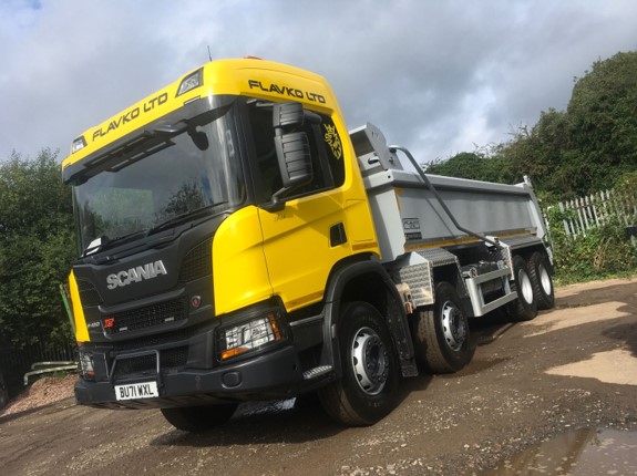 Fantastic handover by <a href="/keltruck/">Keltruck Scania</a> Scania to Pensnett based @Flavko. 

This bright <a href="/Scania/">KHH</a> XT Tipper is first of two going into service over the next six months. Supplied with a tipper body from @Marshalls Truck Bodies featuring our Edbro equipment. 

#jostdoit #tippers #trucks