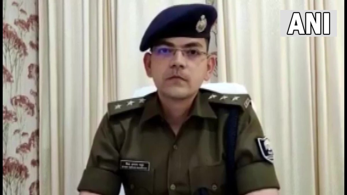 ANI's tweet photo. Bihar: An Army official has been arrested from Danapur, Patna

"He has confessed to sending sensitive documents of his Army unit to a Pakistan-based person. An FIR has been registered under Official Secrets Act &amp; investigation has been initiated," says ASP Syed Imran Masood https://t.co/arRCVJ9RvN
