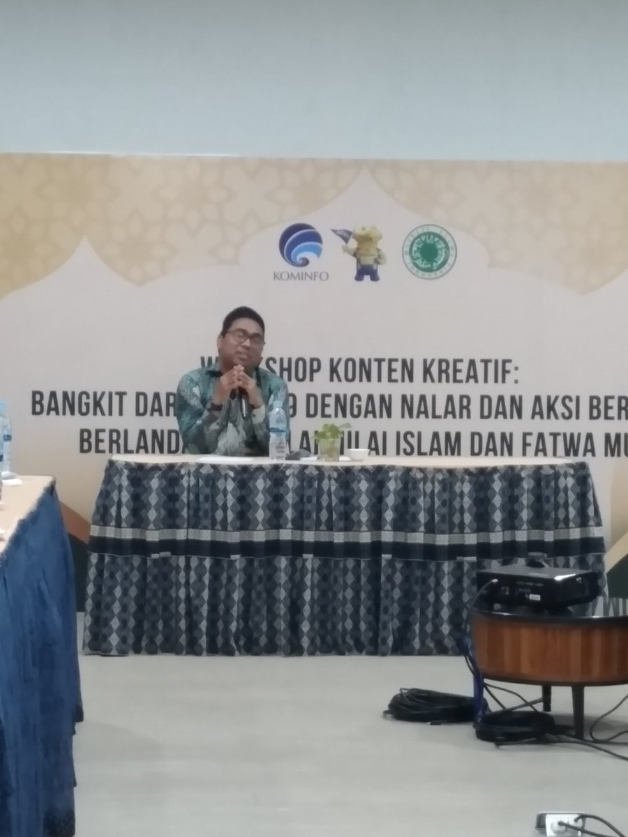 MananSir1's tweet photo. Materi ke dua
Jurnalistik tulis
Hal yg sangat penting dalam jurnalis
-definisi,aktor,informasi.
"M.Nashis Nasrullah"
Narasumber
#IslamWasathiyahMUI 
#MUISumateraUtara https://t.co/Q2Q9QVfVQp