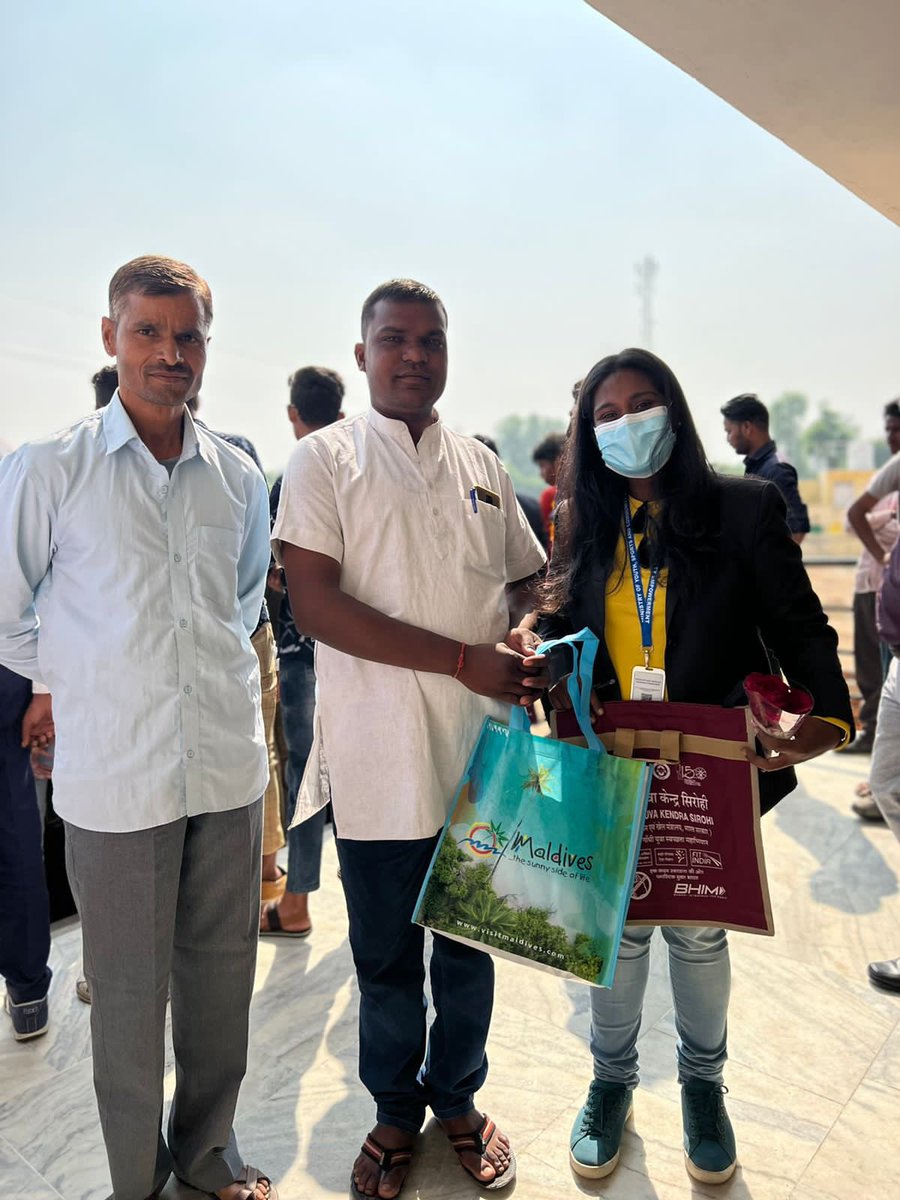 It is in fact the biggest highlight of the whole trip so far. The Sarpanch of village Samthala, gave their youth a land area for a sports complex upon our arrival. In appreciation we gave him a gift hamper on behalf of Maldivians. 🙊
@MoYSCEmv <a href="/HCIMaldives/">India in Maldives</a> 
<a href="/AhmedMahloof/">Ahmed Mahloof</a> 
#YE21