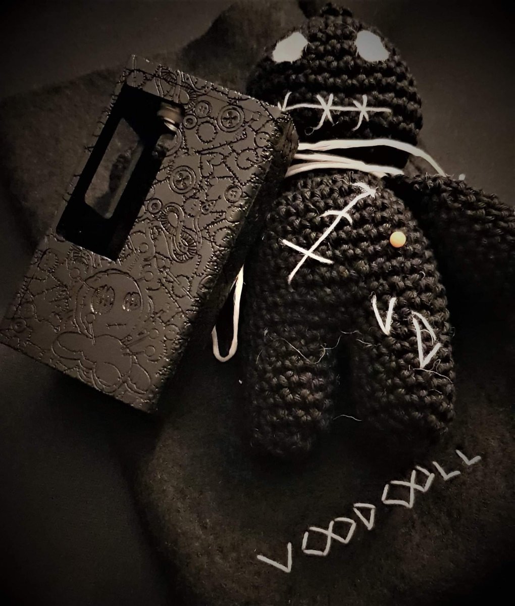 coredesign_jp's tweet photo. 大変ご無沙汰しております🙇‍♂️

プライベートでバタついておりVAPEが疎かになっておりました😓

一時期は内緒にしてたFacebookで人気のフルメカBoro boxの『VooDooll』

これ実はCOREのアレッサンドロが手がけております🕺

そして新しいプロジェクトも…

乞うご期待🤩 https://t.co/ReMxuR172x