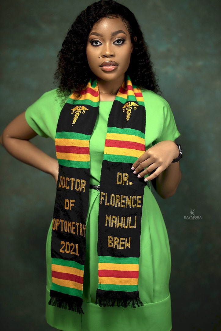 AchimotaSchool's tweet photo. #AchimotaExcellence πΉ We have three Clark House ladies from OAA 2015 joining our list of new doctors this year! π« Congratulations to Doctors Florence Brew, Eliza Coffie and Teresa Abonambugre. Ayekoo β¨β¨#SheIsSTEM π¬π#GirlPower https://t.co/XQOo90Bdrc