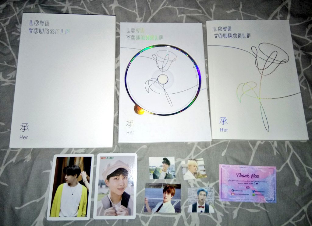 addonra's tweet photo. #KUMerch_Feedbacks

I already received the album. Not the one that I ordered, but still very satisfied and thankful pa din dahil di binigay sa'kin ni owner/seller yung may dents na album. Sakto din kasi ibang color pinili ng sister ko, white nalang din daw. + https://t.co/h84JUkERNJ