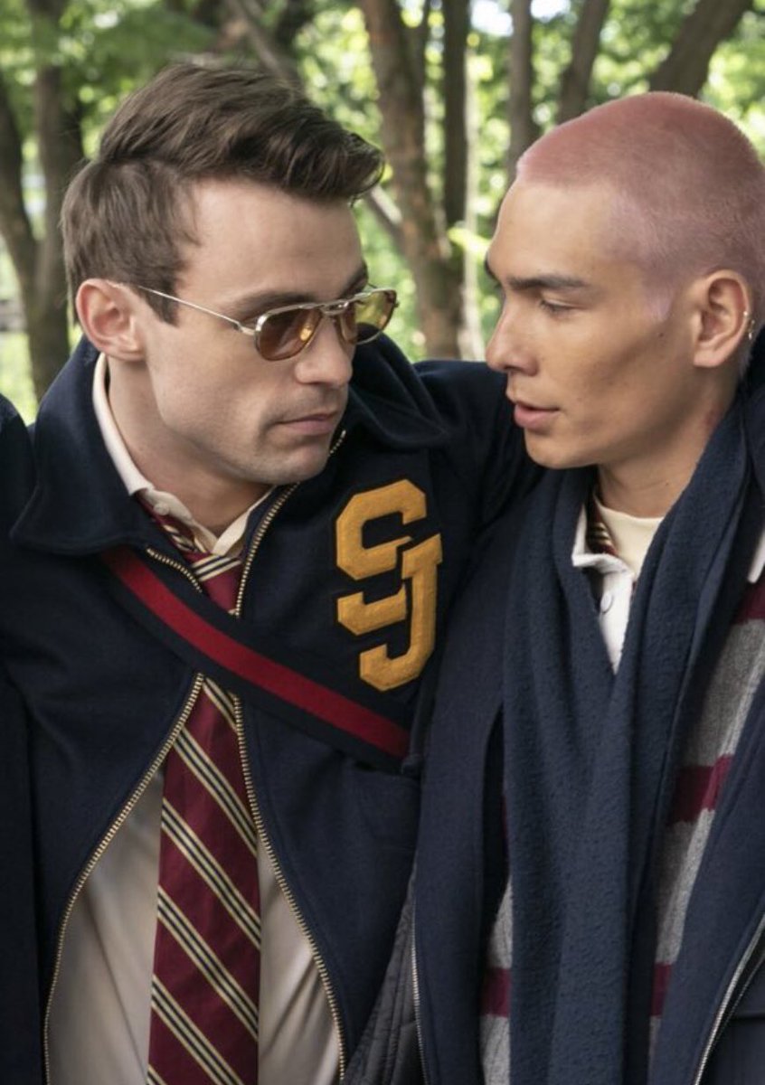 maxakithinker's tweet image. aki looking at max’s lips