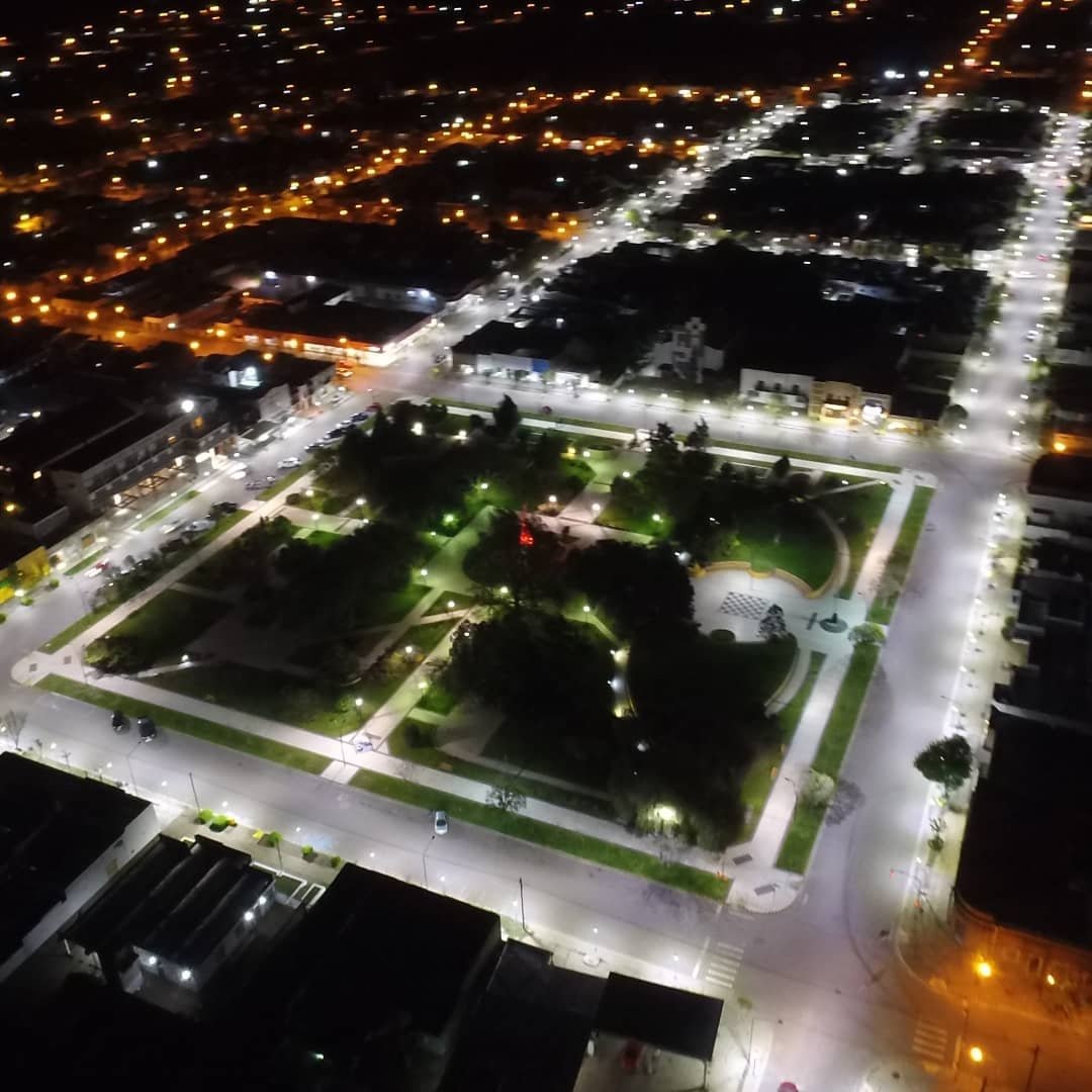 STRAND_SA's tweet image. La iluminación led llego a #Macachin, gracias a la inversión realizada por parte de la @coop.obr.serv.publ.macachin

#iluminacionpublica
#iluminacionled #farolas #led  #iluminación #alumbrado #alumbradopublico #luminariasled