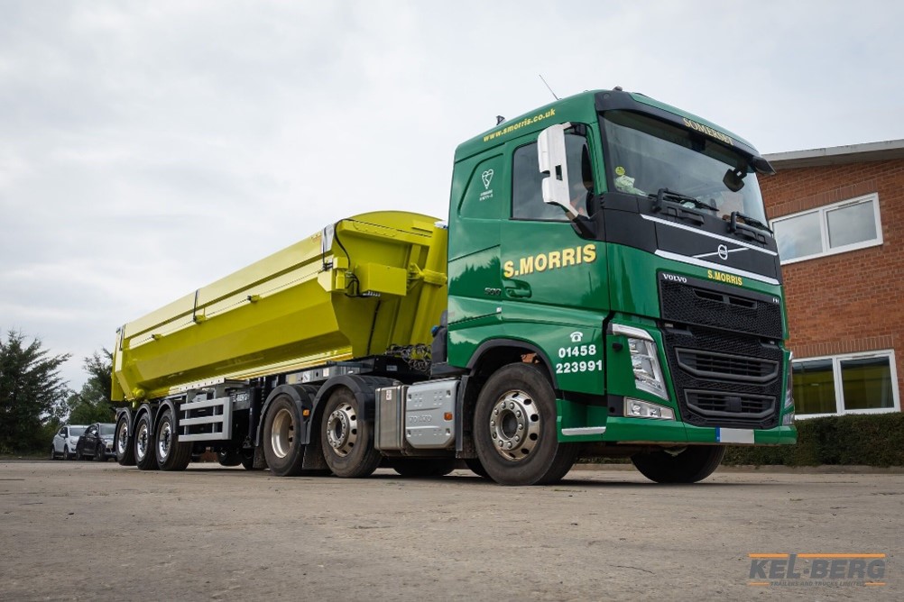 Featuring our Edbro CS17 front-mounted RAM, <a href="/SMorrisLtd/">S Morris Concrete</a> has taken delivery of the latest <a href="/Kel_Berg/">Kel-Berg Trailers & Trucks Ltd</a> T100 aggregate tipping trailer. 

We think this <a href="/volvo/">Volvo-fan</a> FH looks great with the matching trailer. 
What do you think? 

#edbro #tipper #trucks