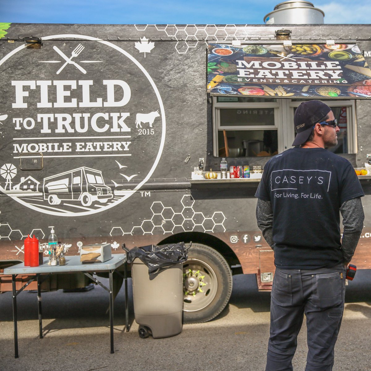 CaseysKitchens's tweet photo. Still drooling over this! 🤤 To celebrate winning the London Consumer Choice Award for Best Kitchen Designer—for the 10th year in a row 👏—our #CaseysCrew enjoyed an epic lunch from Field To Truck! #ForLivingForLife #LdnOnt https://t.co/PFENT61qb5