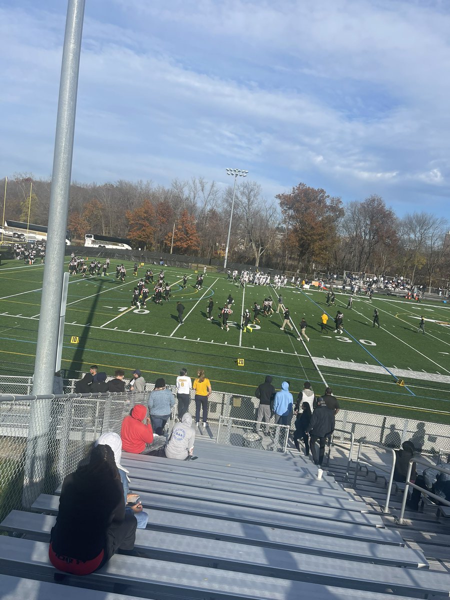 teezy_20's tweet photo. Special thanks to @CoachRuss2 and @coachboykin for having me at AIC this weekend 💪🏾! I had a great time and felt very welcomed into your home and community. Great team win by @AICFootball https://t.co/IsB0xxE9mX