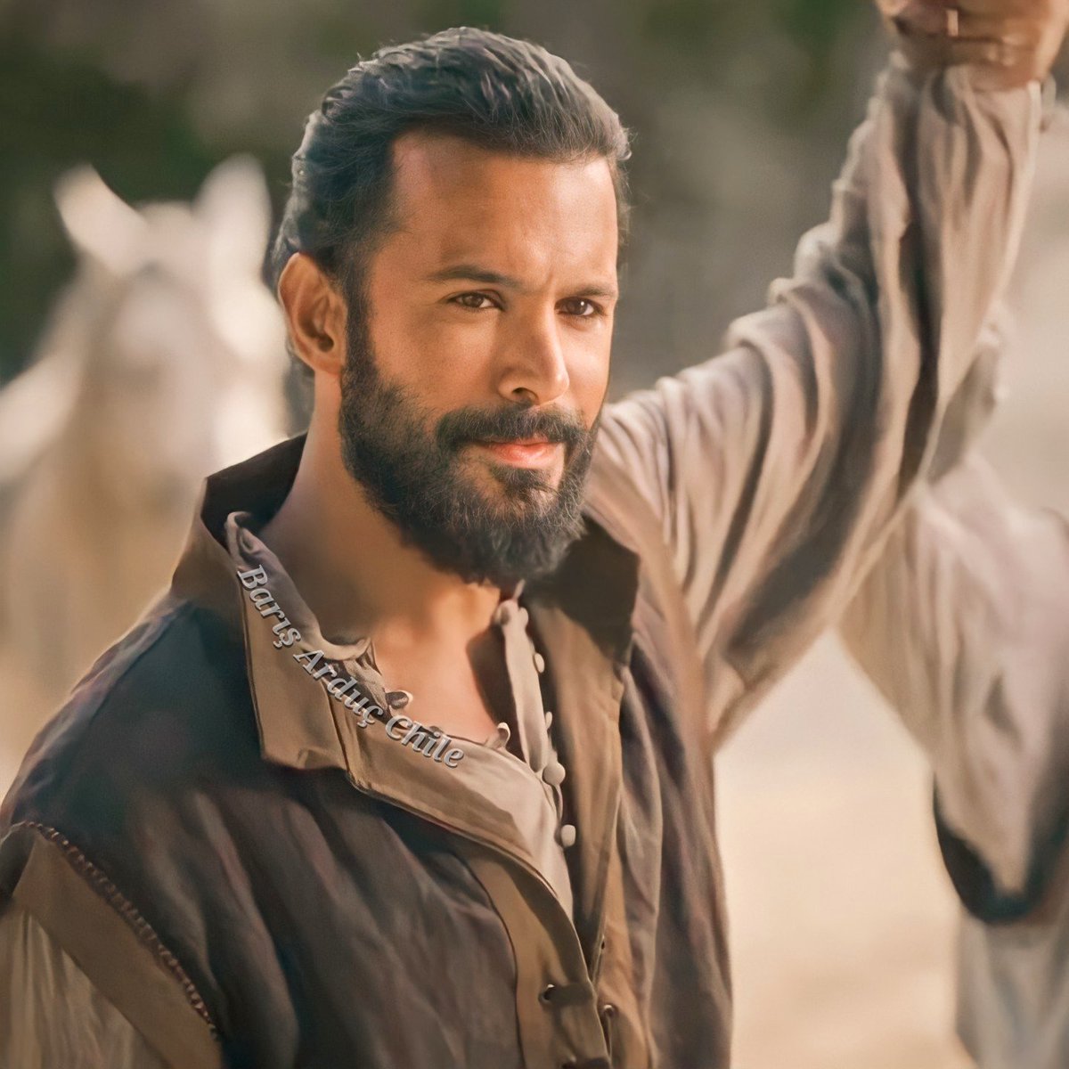 Günaydın! Hoy tenemos una cita con nuestro Sultán! <a href="/baris_arduc/">Barış Arduç</a> en <a href="/AlparslanDizisi/">Alparslan: Büyük Selçuklu</a> por <a href="/trt1/">TRT 1</a> ! 
Apoyemos usando la etiqueta:
👉 #AlparslanBüyükSelçuklu 
       #Alparslan 
     y #BarışArduç