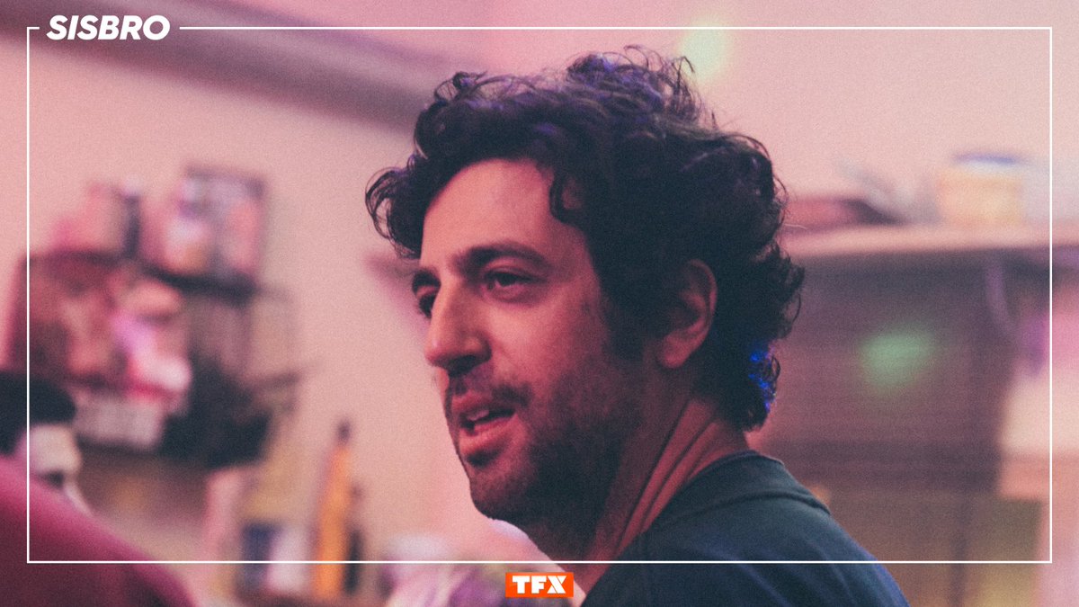 tfx's tweet photo. 🔥 GUESTS 🔥
➡️ @max_boublil, @DjimoOfficiel, @DamidotValerie & #MarcRiso vous donnent RDV cette semaine dans votre nouvelle fiction courte, Sisbro ! 😍
#Sisbro, dès ce soir à 20h55 sur #TFX ⤵️ https://t.co/rYeKGUPV5t